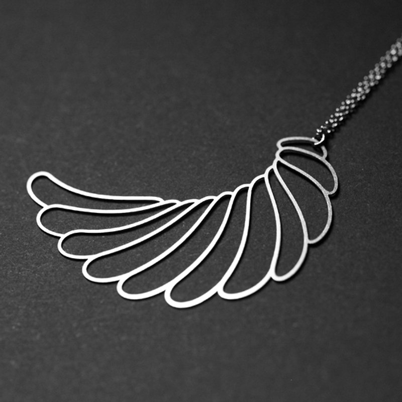 Wings necklace Wing Pendant (L) - สร้อยคอ - โลหะ 