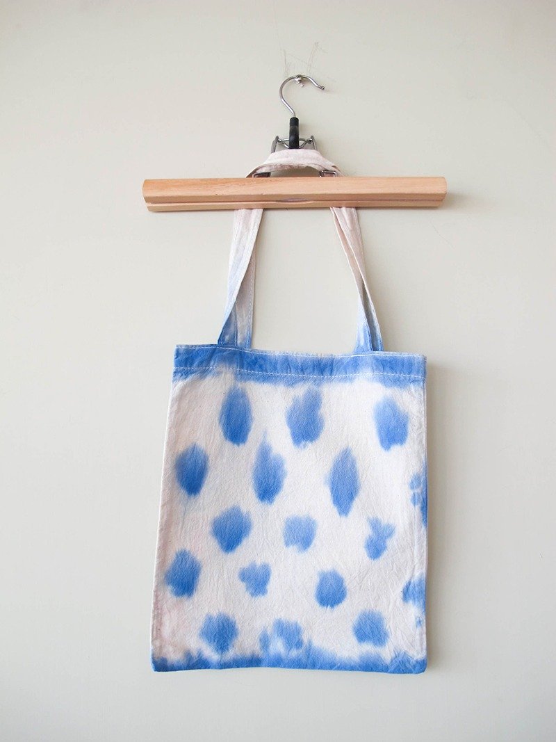 Small hand-dyed thin section // bag - Handbags & Totes - Cotton & Hemp White