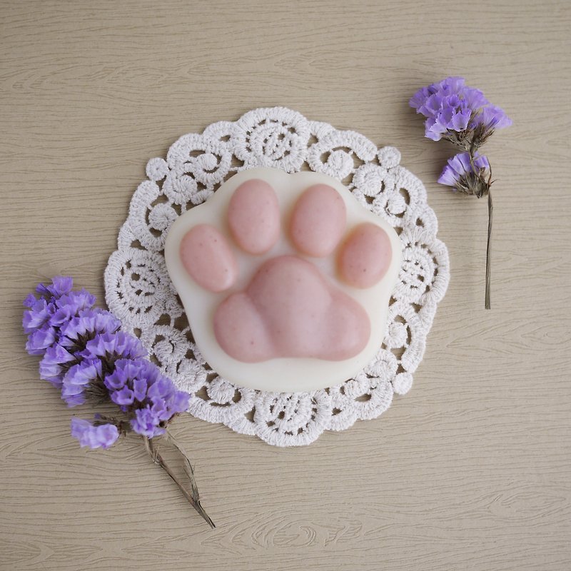 Shea Butter Cat Paw Soap (For Body) - Lilac + Lily - ครีมอาบน้ำ - พืช/ดอกไม้ ขาว