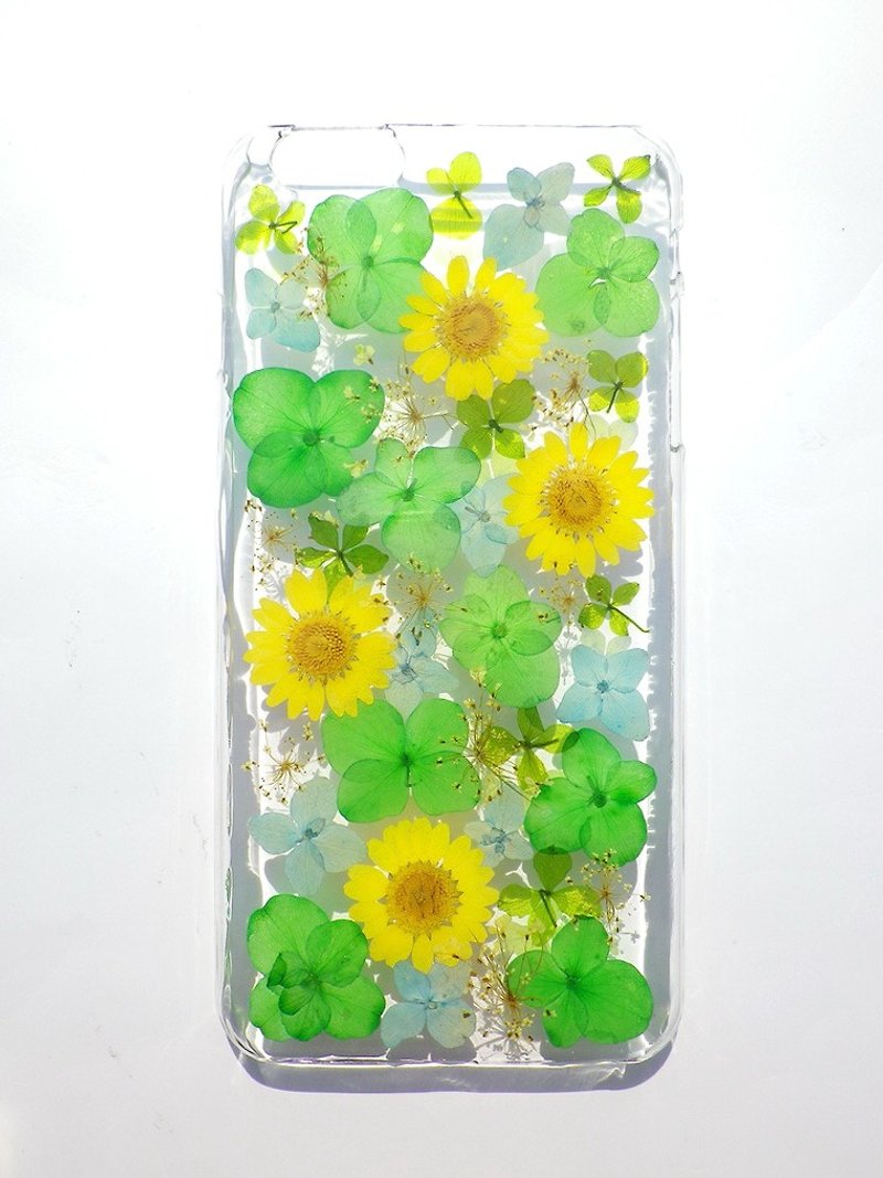 Pressed flowers phone case, iPhone6plus, Green color - เคส/ซองมือถือ - พลาสติก สีเขียว