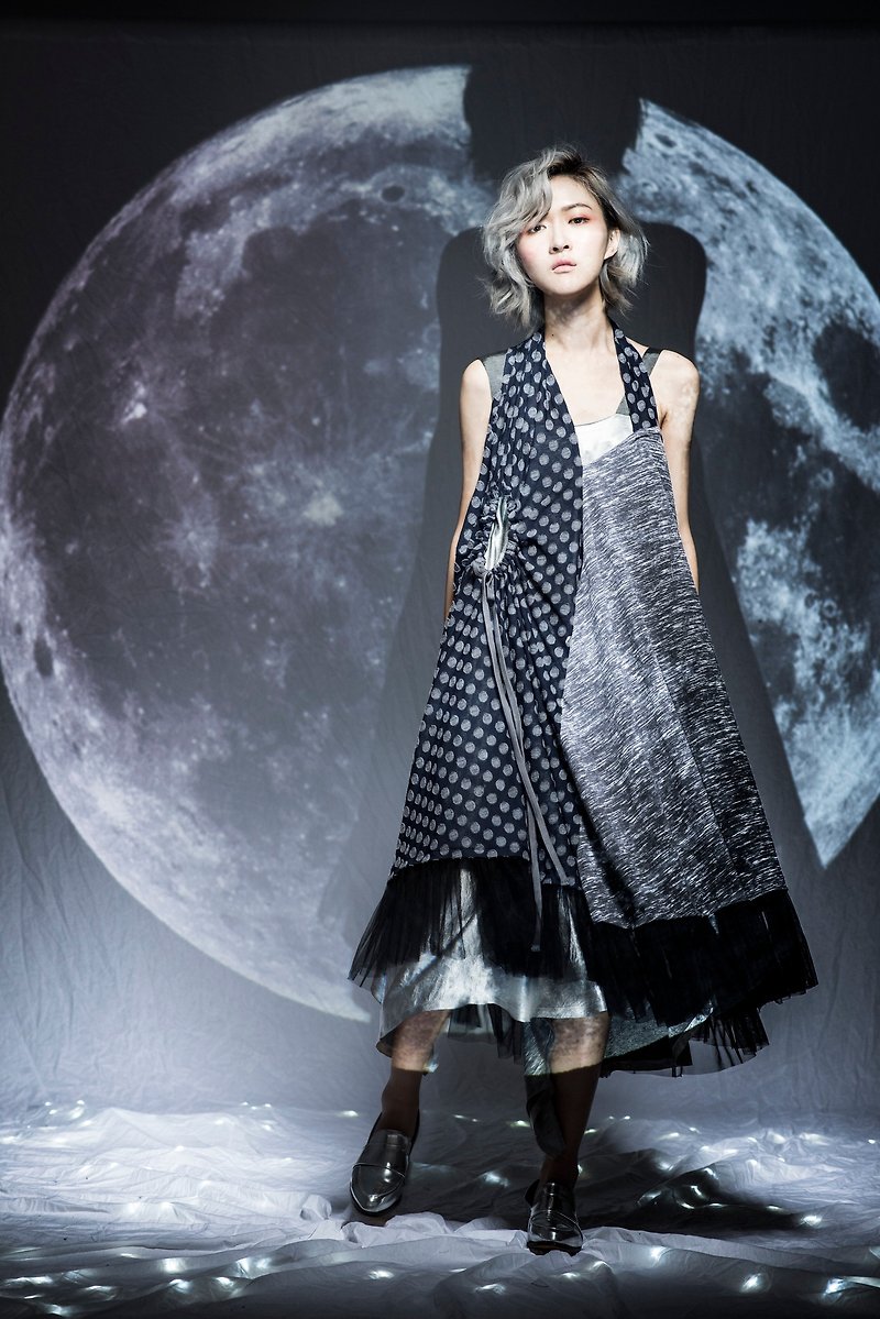 moi non plus lunar eclipse dress - ชุดเดรส - เส้นใยสังเคราะห์ สีน้ำเงิน