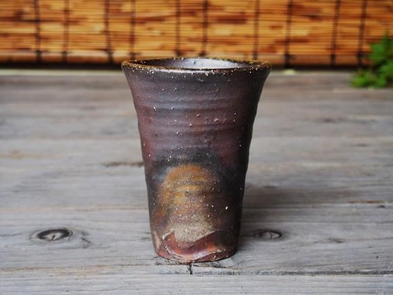 日本岡山備前 陶器 啤酒杯（中）【波】 b004-3 - 花瓶/花器 - 其他材質 咖啡色
