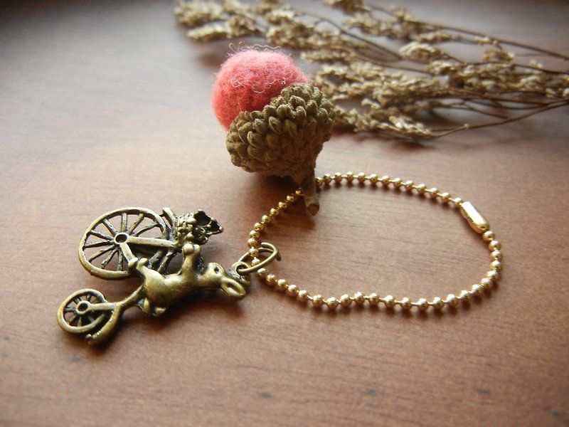 * Coucoubird * Acorn Chain Charm - Keychains - Wool Red