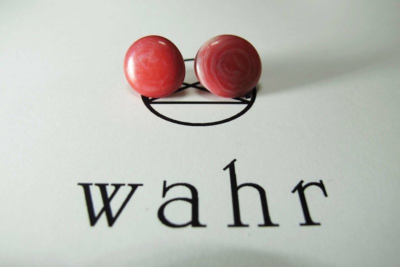 【Wahr】紅色炫窩耳環(一對) - Earrings & Clip-ons - Other Materials Red