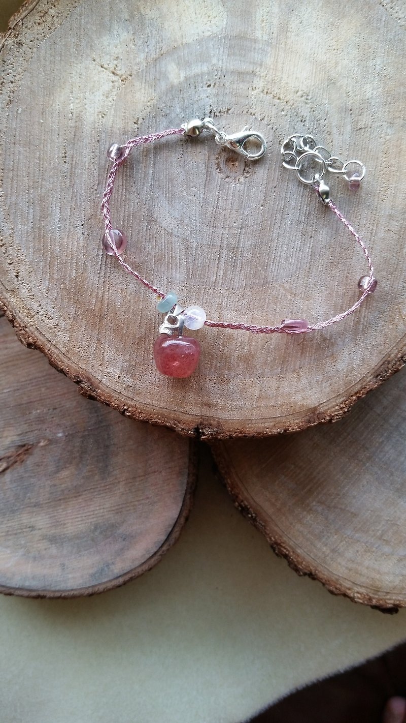 Knit with love limited edition strawberry fruit with Dan Xiaoping Stone CCLEC Peach Sapphire Silver hand made bracelet ♡ - Bracelets - Gemstone Red