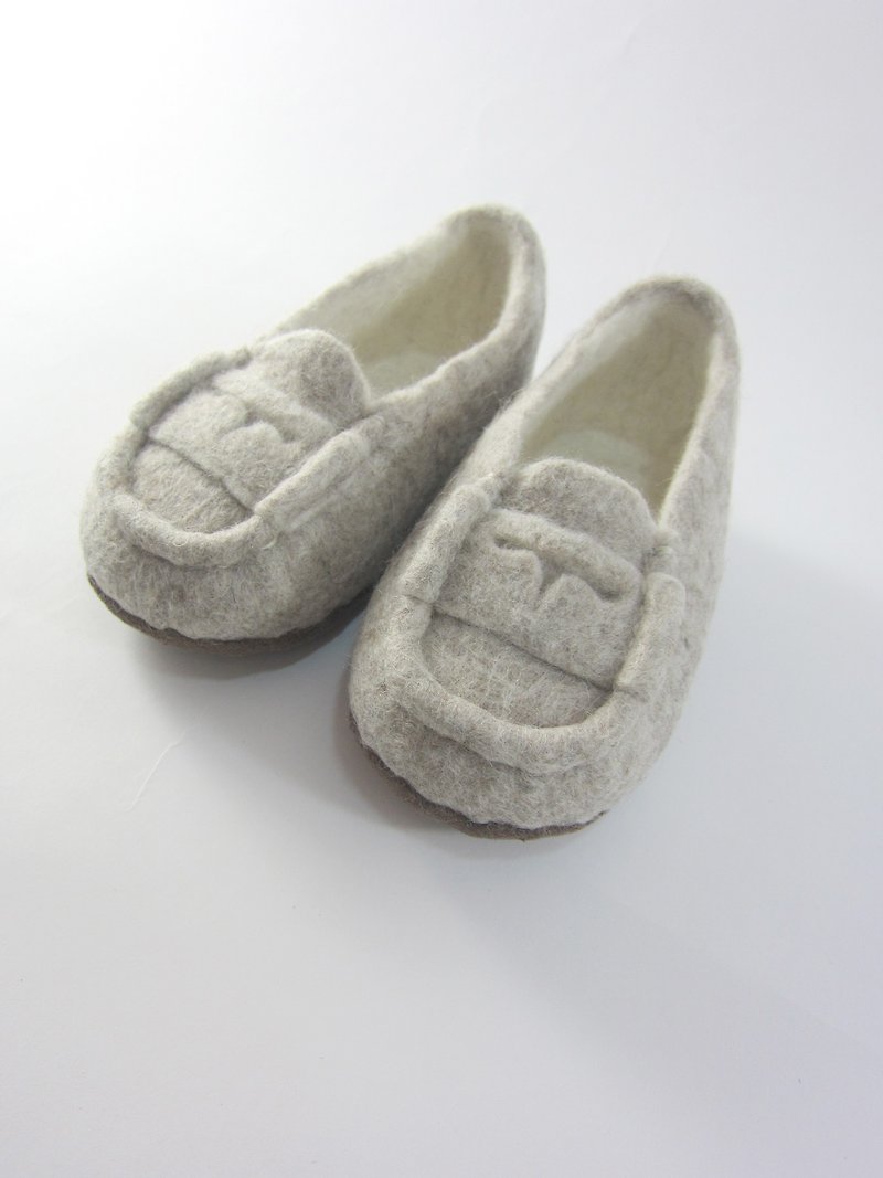 Mi moon gift I baby indoor shoes I light gray I exclusive style. Top wool. Soft - breathable - warm -100% pure handmade - wool felt - รองเท้าเด็ก - ขนแกะ สีเทา