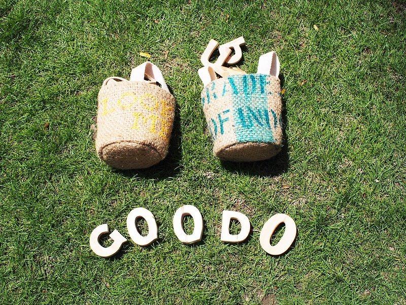 [Good service] GOODO handmade linen × coffee / Pen / bag (April to go for a walk) - Pen & Pencil Holders - Other Materials Gold
