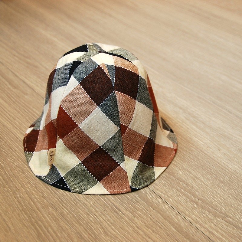 Coffee checkered elegant classic children's casual hat - ผ้ากันเปื้อน - วัสดุอื่นๆ 