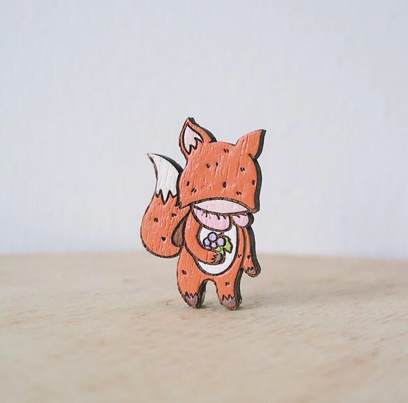 Wooden brooch fox - Brooches - Wood Orange