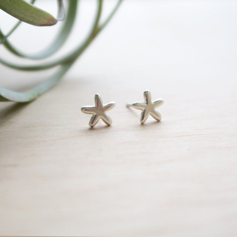 925 sterling silver small starfish earrings or Clip-On pair - Earrings & Clip-ons - Sterling Silver Gray