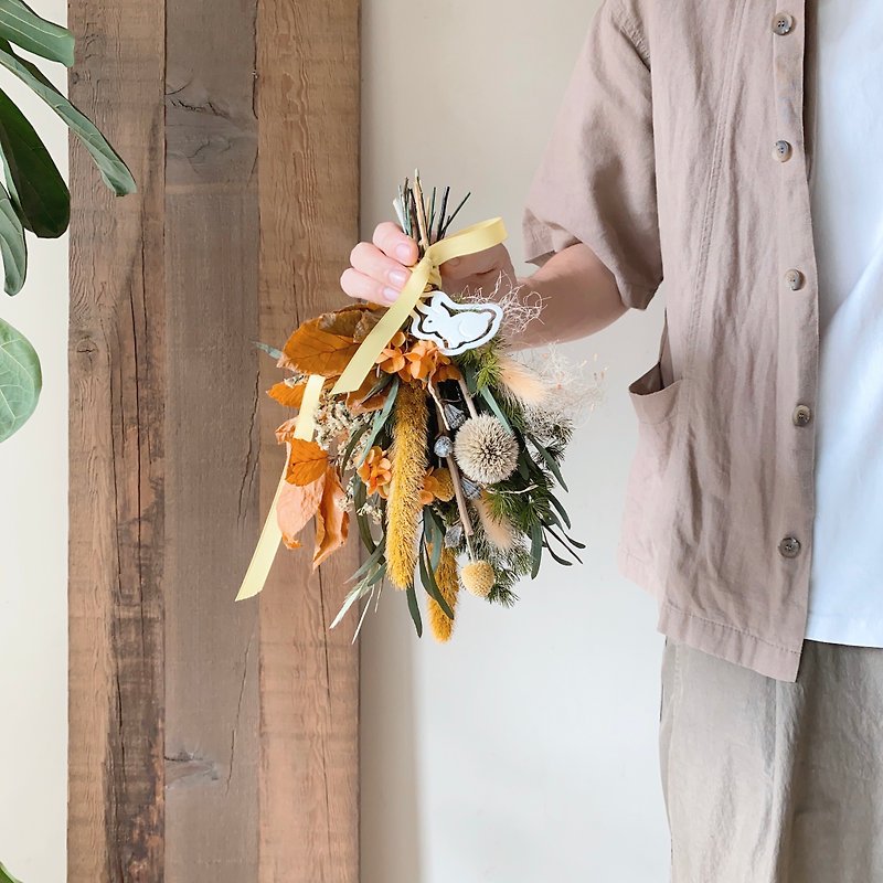 Mid-Autumn Festival Limited Mid-Autumn Festival dry wall hanging small bouquet - Dried Flowers & Bouquets - Plants & Flowers Yellow