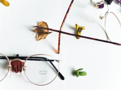 川ヒル - シンプルな寺院の琥珀ゴールドオーバルフレームメガネ日本の