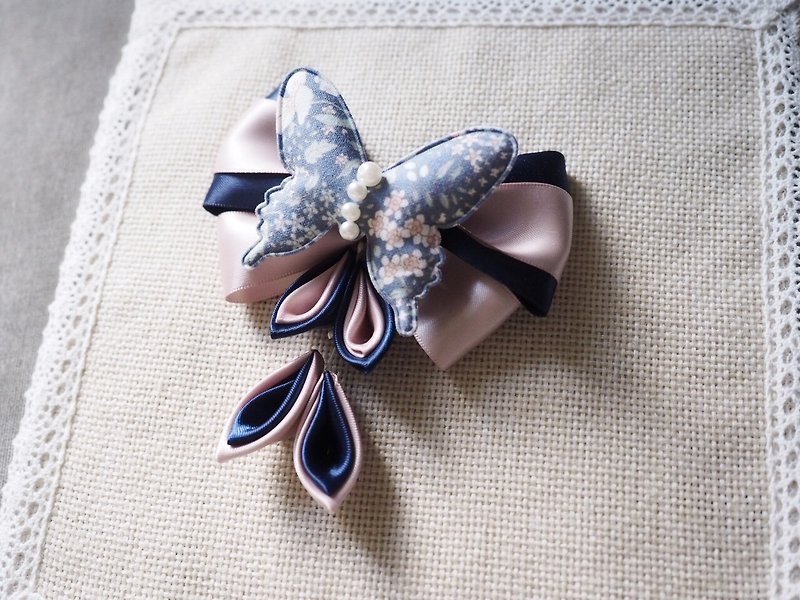 Handmade butterfly ribbon bow hair accessory (clip/ band) - หมวกเด็ก - วัสดุอื่นๆ สีน้ำเงิน