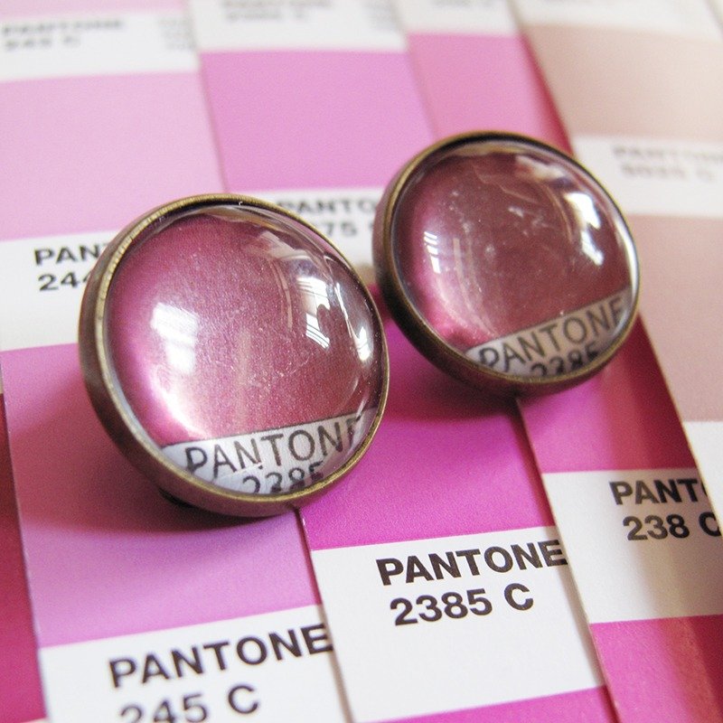 PANTONE 2385 色票圓形耳夾耳針 - 耳環/耳夾/耳骨夾 - 其他金屬 紫色