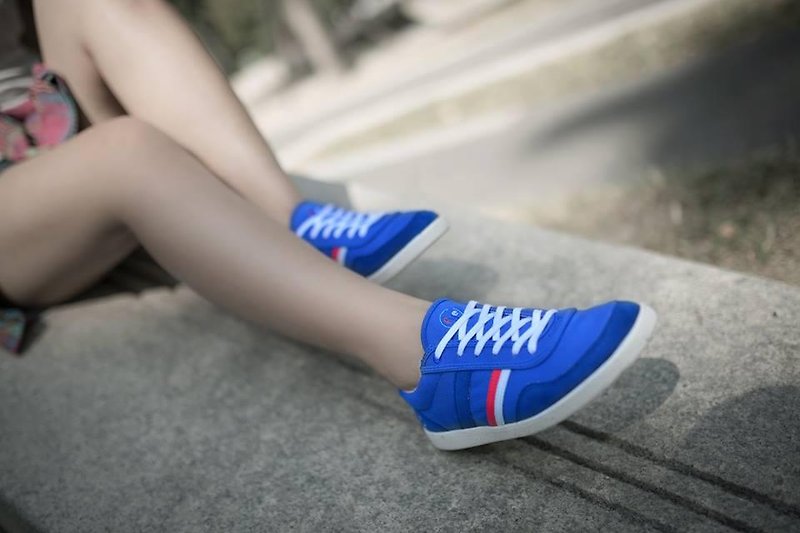 FYE法國環保鞋  寶藍色 台灣寶特瓶環保休閒鞋(再回收概念,耐穿,不會分解)  男.女生款---青春‧活力。 - 女款休閒鞋 - 其他材質 藍色