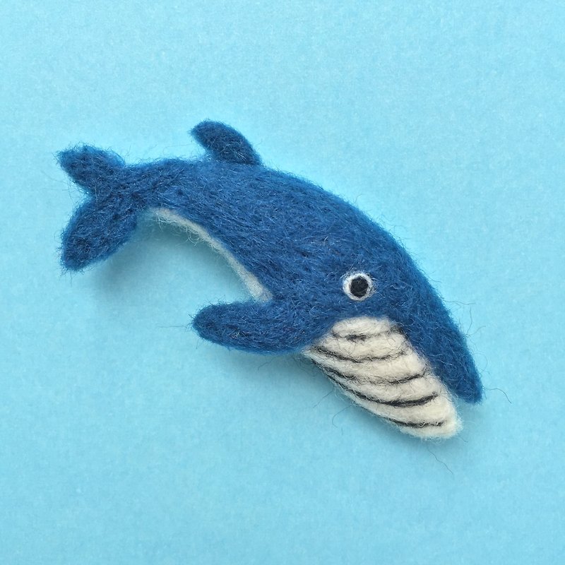 Humpback Whale-Handmade Wool Felt Pin - เข็มกลัด - ขนแกะ สีน้ำเงิน