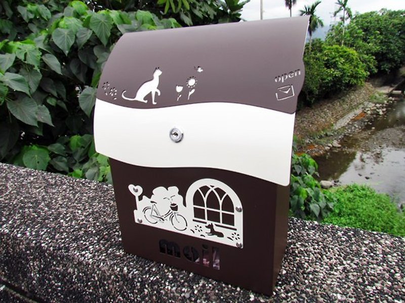 Designed brown Stainless Steel mailbox with lock - ตกแต่งผนัง - สแตนเลส สีนำ้ตาล