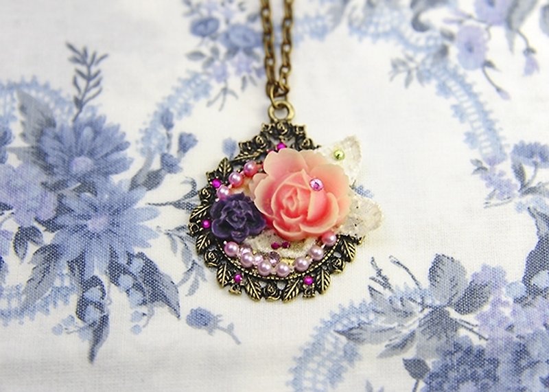 Mimi &amp; Gogo + forest-based Vintage Rose Jigsaw long necklace - Long Necklaces - Other Metals Brown