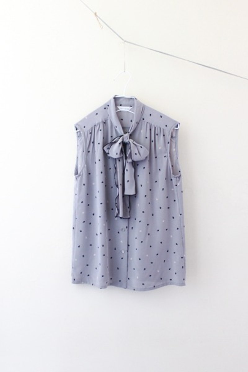 [RE0727T1259] Summer Classic vintage gray dot sleeveless shirt - เสื้อเชิ้ตผู้หญิง - วัสดุอื่นๆ สีเทา