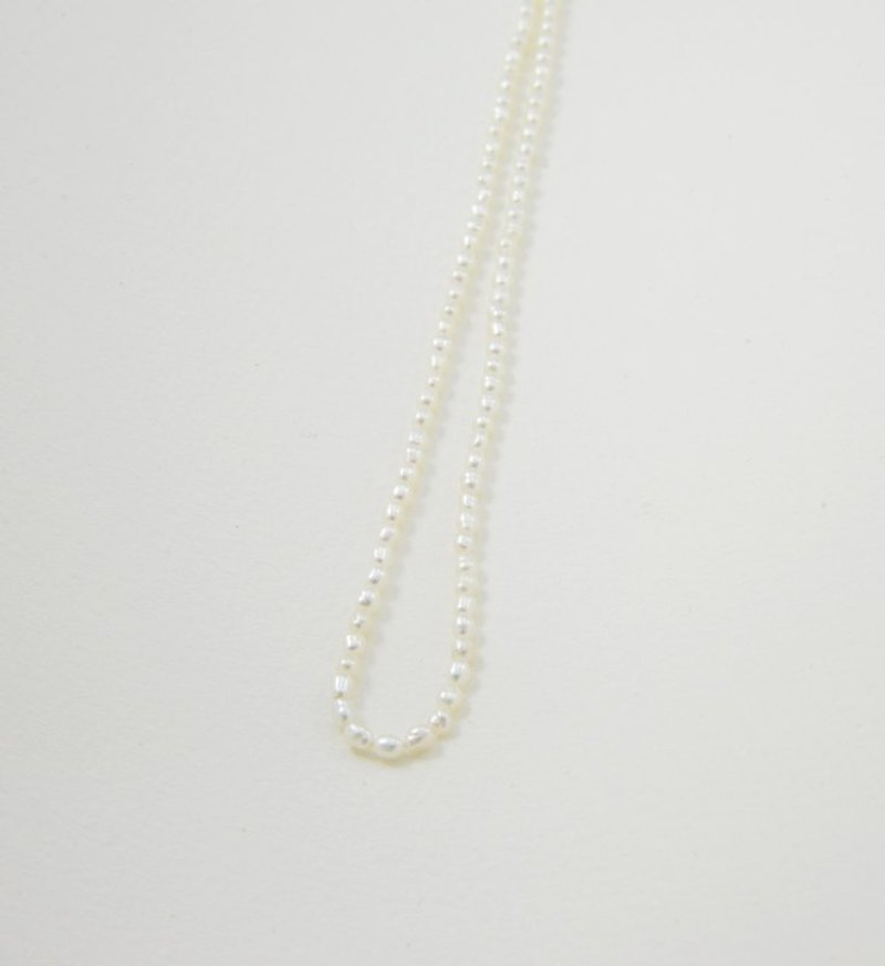 Natural pearl millet head necklace silver clasp - สร้อยคอ - เครื่องเพชรพลอย ขาว
