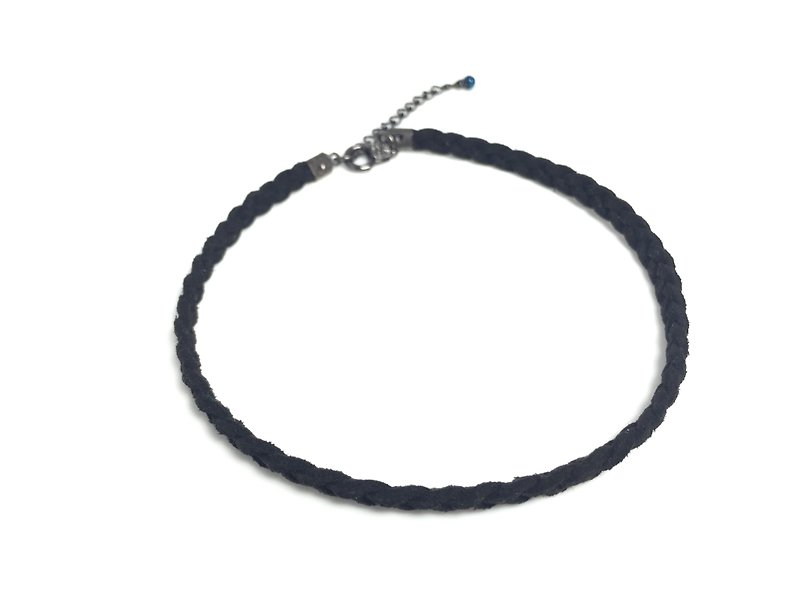Plain suede black braided rope (necklace) - สร้อยคอ - หนังแท้ สีดำ