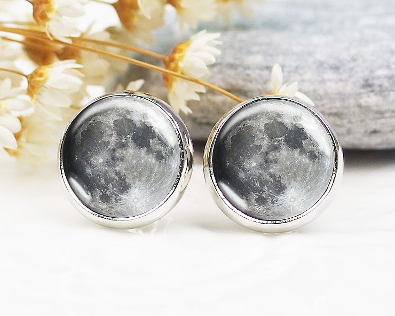 Moon-Clip-on earrings ︱ stud earrings ︱ small face modification fashion accessories ︱ birthday gifts - Earrings & Clip-ons - Other Metals Multicolor