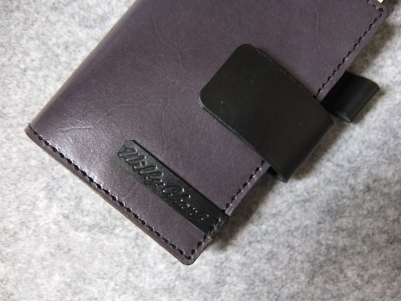 手工皮件設計 雙色配 真皮護照套 隱形磁釦款 Passport holder 灰藍+個性黑 - 護照套 - 真皮 多色