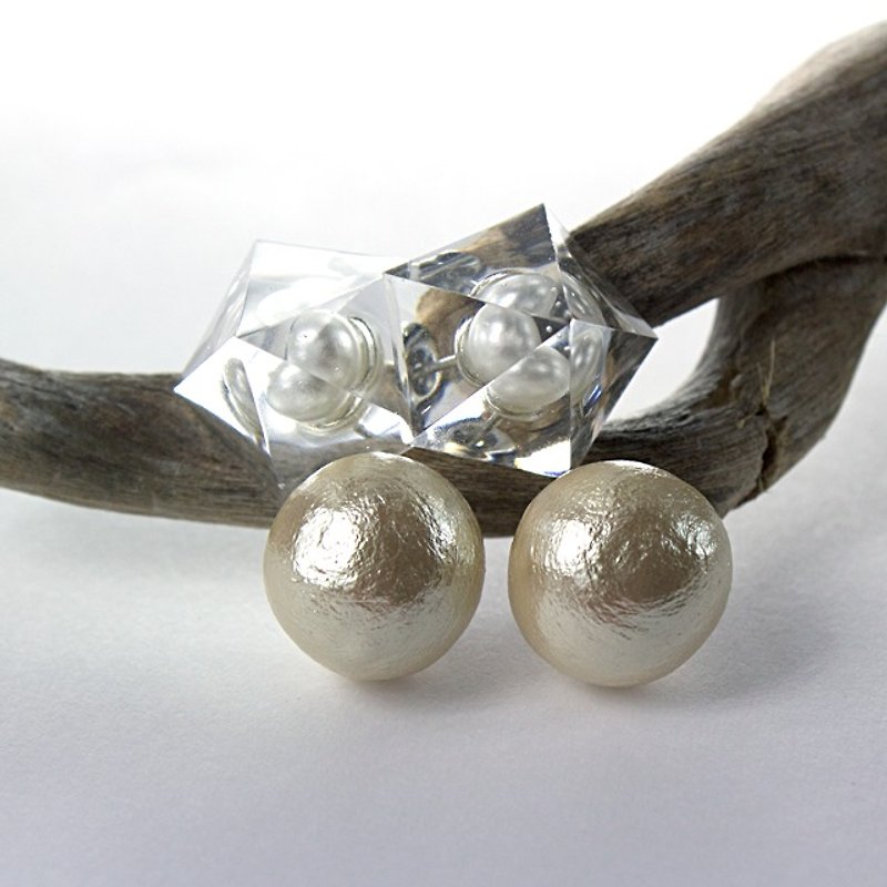 Pentagon lantern earrings (Pearl Pearl 4) - ต่างหู - วัสดุอื่นๆ ขาว