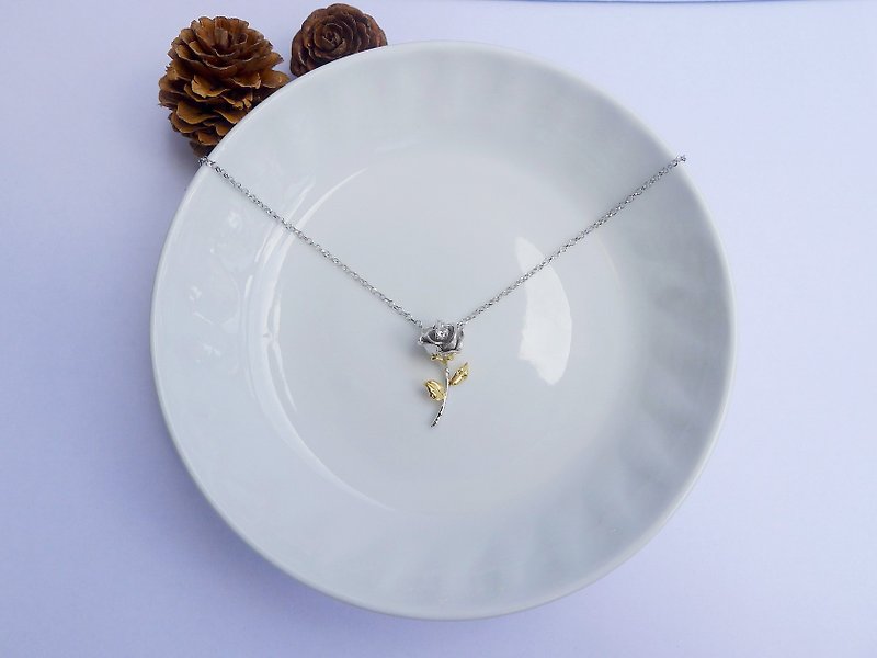 HK080~ 925 Silver Rose Pendant with 18 inches Silver Necklace - สร้อยติดคอ - เงิน ขาว