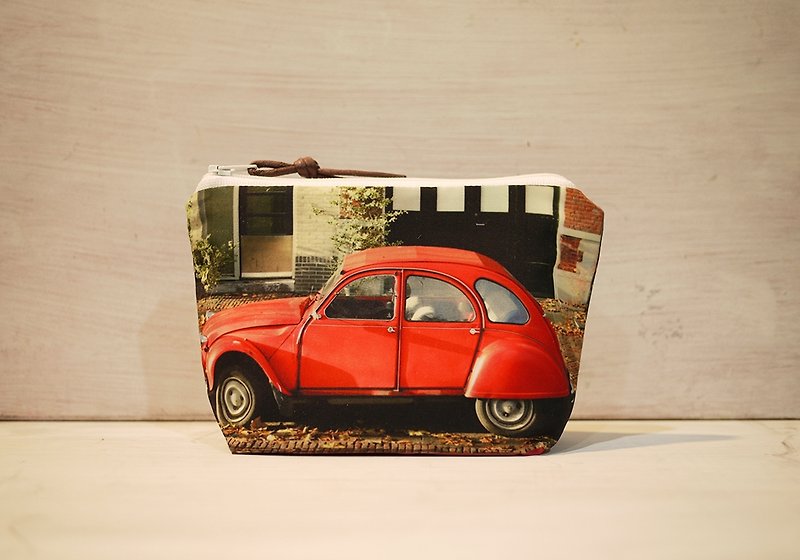 [Travel well] Dumpling cosmetic bag [Old car in old town] - Toiletry Bags & Pouches - Other Man-Made Fibers Orange