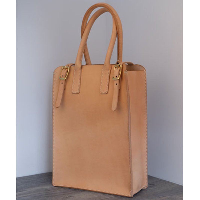 Handmade vegetable tanned leather handbag - กระเป๋าถือ - หนังแท้ สีทอง