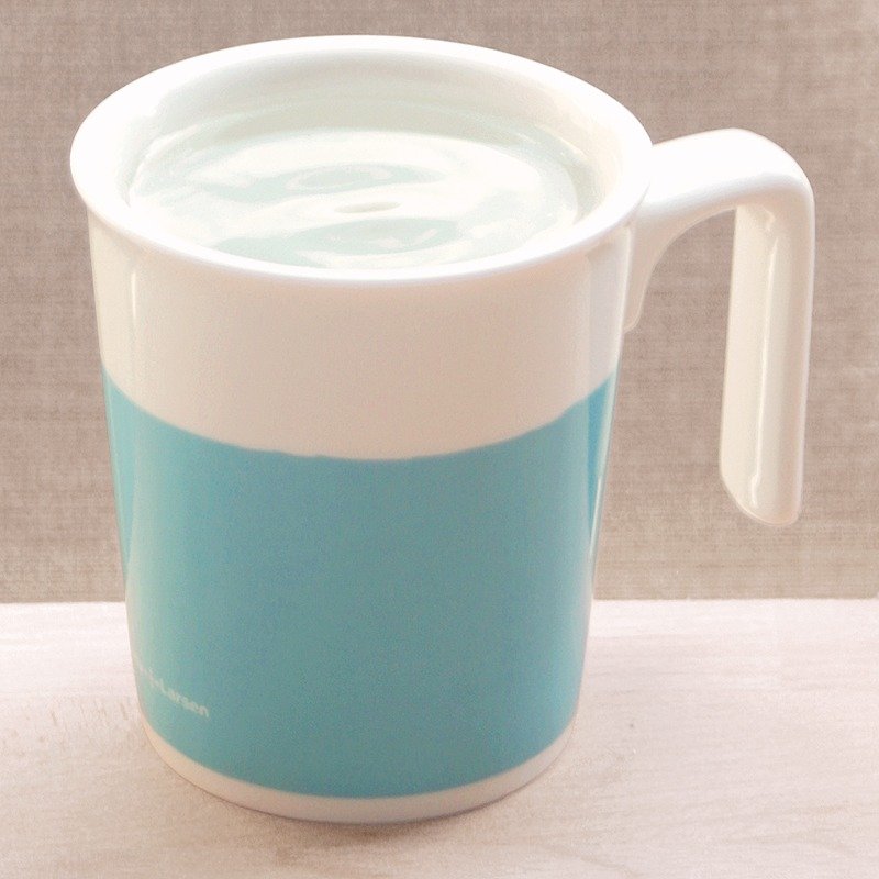Cocktail kiss mug (drink lines) - แก้วมัค/แก้วกาแฟ - เครื่องลายคราม สีน้ำเงิน