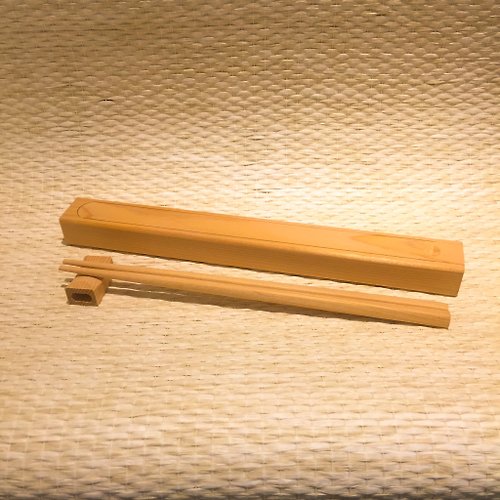 高禾精品 Kaoho Handcrafts LTD. 台灣檜木筷子 L (含檜木盒及筷架) 5雙以上才有代刻服務 費用另計