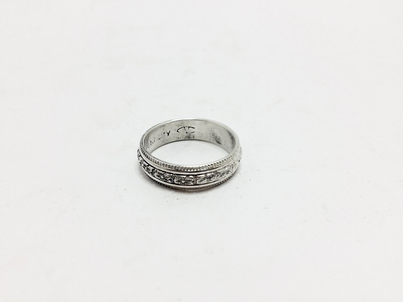 フィリスの一人・純銀の指輪・スノーシルバー | フィリス - リング - 金属 グレー