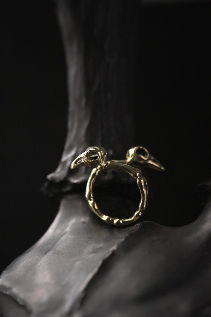 Two Ravens Skull Ring by Defy. - 戒指 - 其他金屬 