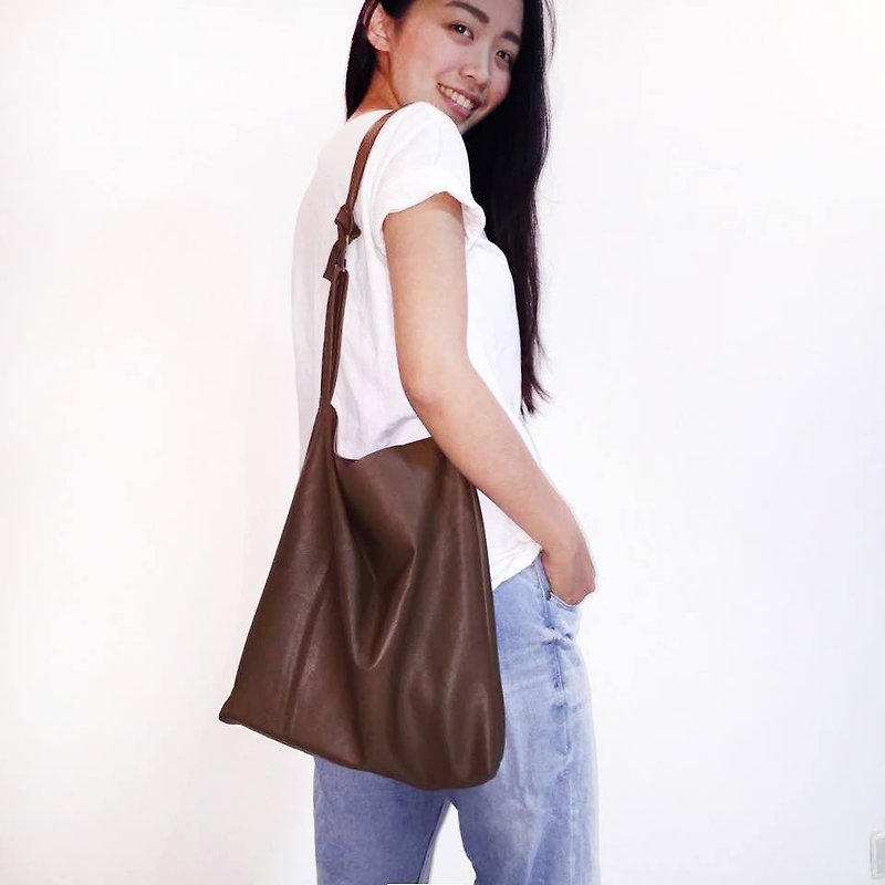 AM0000 ||| little Dai bag '' Little Dai ': rub soft warm brown calfskin (leather Limited models) - กระเป๋าแมสเซนเจอร์ - หนังแท้ สีนำ้ตาล