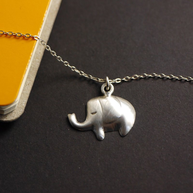 長鼻子大象先生純銀項鍊 可客製化刻字 - 項鍊 - 純銀 銀色