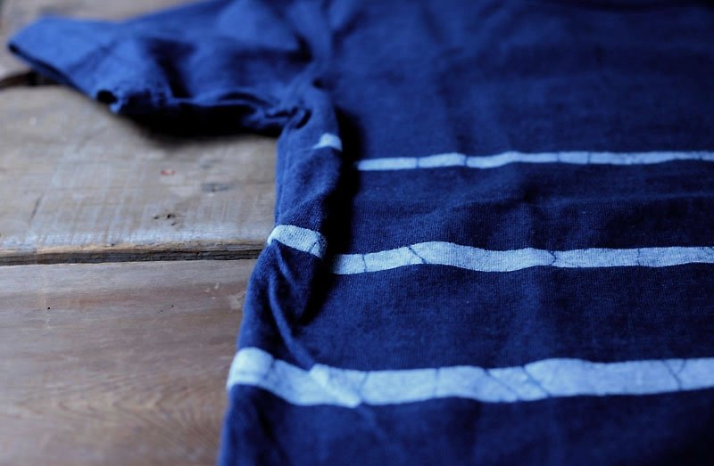 Blue dye T-shirt ░ boundary S - เสื้อยืดผู้หญิง - ผ้าฝ้าย/ผ้าลินิน สีน้ำเงิน
