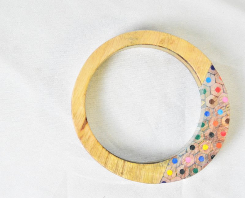 Recycling hexagonal colored pencils bracelet _ _ fair trade - Bracelets - Wood Multicolor