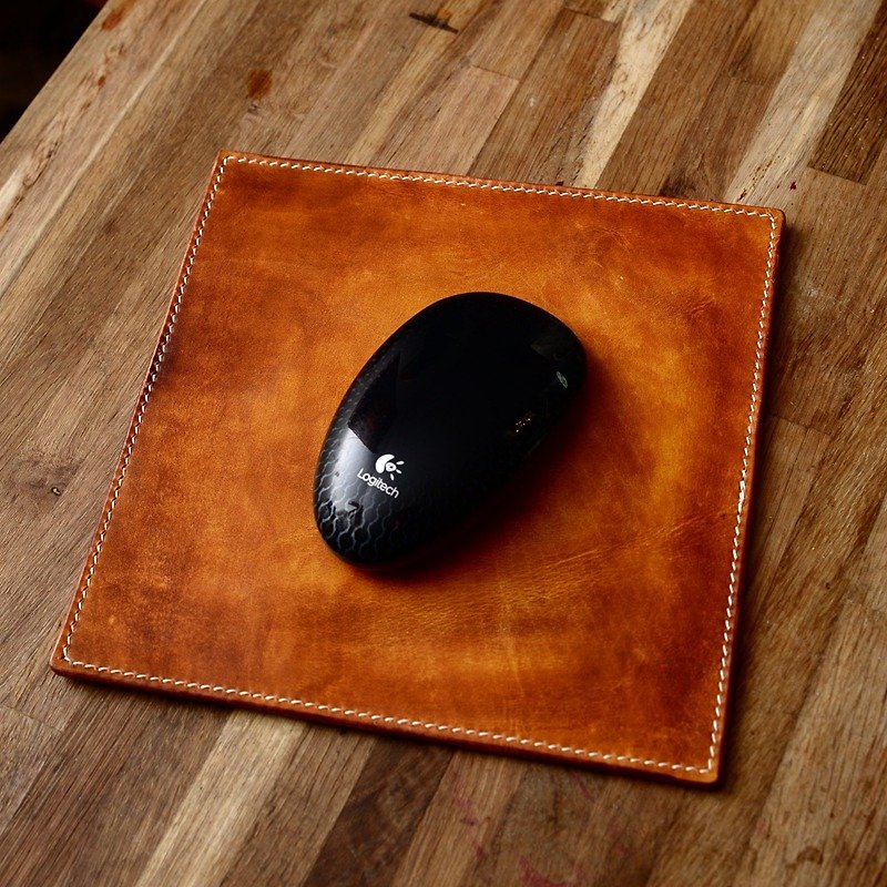 Cans hand-made pure hand-made real cowhide mouse pad yellow- Brown hand dyed Italian vegetable tanned leather - แผ่นรองเมาส์ - หนังแท้ สีทอง