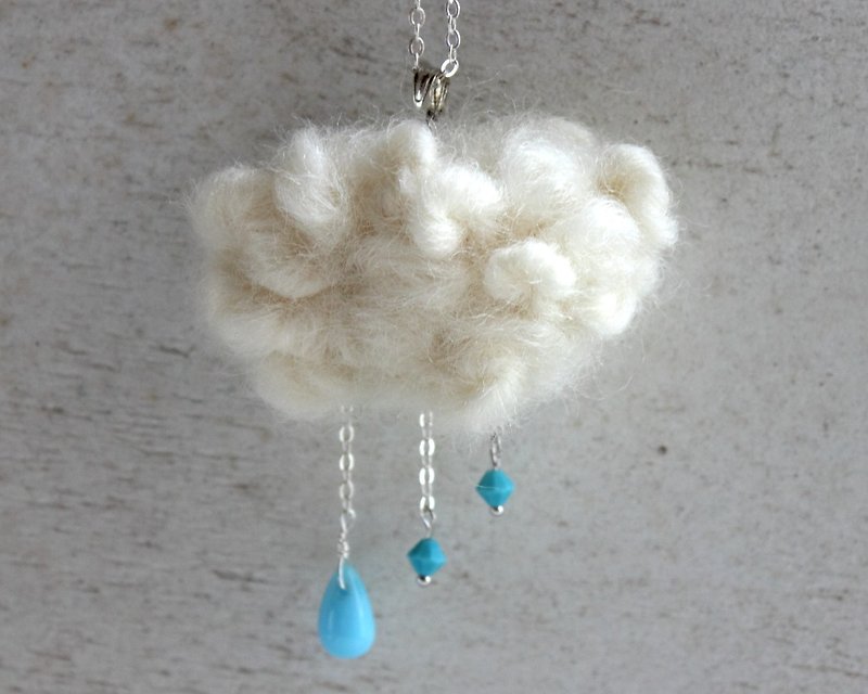 White Cloud Powder Blue Raindrop Necklace - สร้อยคอ - ขนแกะ ขาว