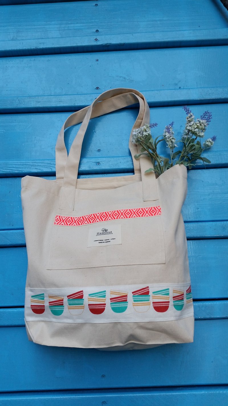 Cute and simple pattern bag/handbag/shoulder bag/cotton canvas/handmade/personal use/birthday gift - กระเป๋าแมสเซนเจอร์ - วัสดุอื่นๆ ขาว