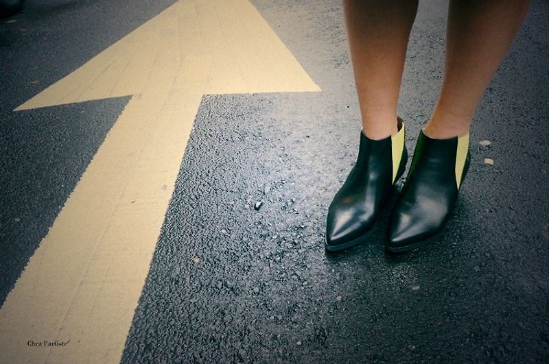 # 889 # model homework back home. Europe and the United States pointed pointy boots - รองเท้าบูทสั้นผู้หญิง - หนังแท้ สีดำ