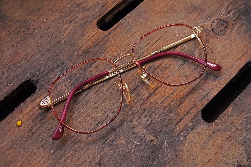 【Banana Flyin'】復古酒紅色金框眼鏡 局部雕花 無鏡片 - Glasses & Frames - Other Materials 