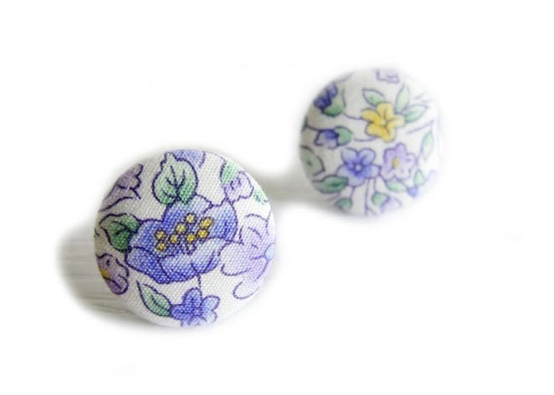 Purple flowers do cloth buckle earrings clip earrings - ต่างหู - วัสดุอื่นๆ 