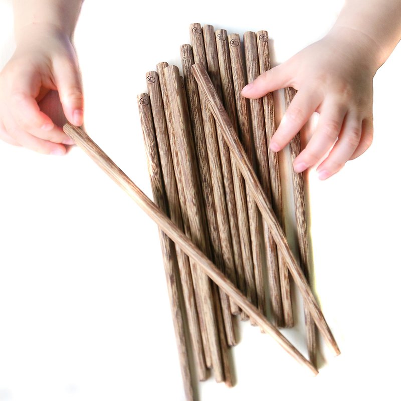 Children chopsticks chicken wing wooden chopsticks (six pairs into) - ถาดเสิร์ฟ - ไม้ สีนำ้ตาล