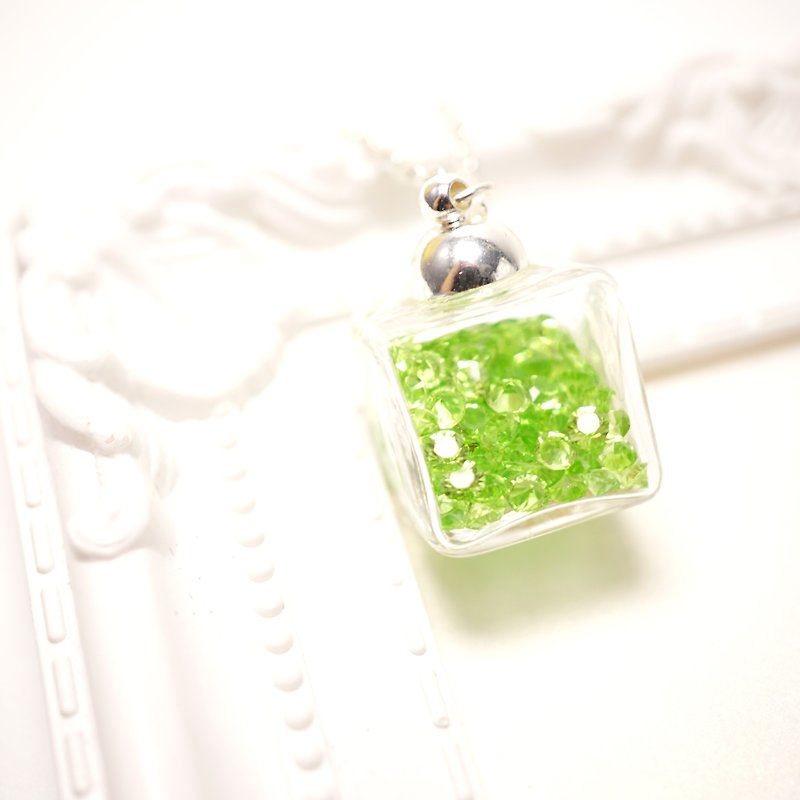 A Handmade 翠綠色正方體玻璃頸鏈 - 頸圈項鍊 - 玻璃 