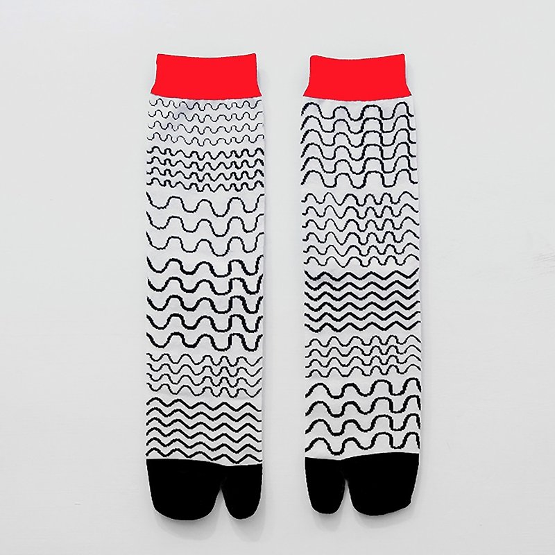即將絕版襪 - 終將沉沒 / 忍者短襪 - 紅白黑色 - 襪子 - 其他材質 白色