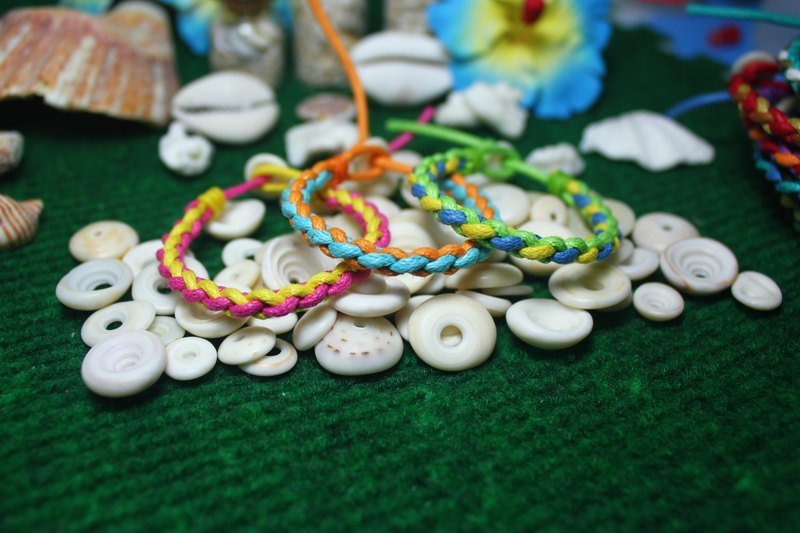 TvT／十字編繩手環 - 手鍊/手鐲 - 棉．麻 多色