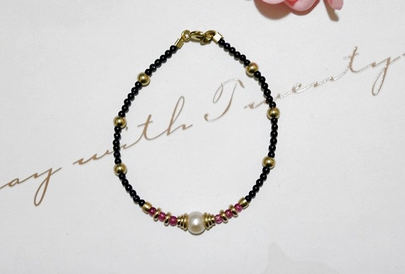 Natural stone bracelet _ x brass button black tie Queens - Bracelets - Gemstone Black